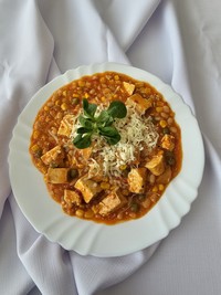 Guláš zo syra tofu